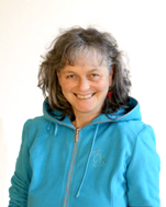 Renate Pfrombeck, Massage bei Muskelverspannungen, Muskelschmerzen, Verspannungen des Rückens, Schulterprobleme, Schulterstiefheit, Nackenprobleme, Nackensteifheit, Hexenschuss, Skoliose, ISG-Blockierung, Hüftschermzen, Spannungskopfschmerz, Migräne, Beckenschiefstand, Schleudertrauma, Gelenkschmerzen, Verstauchung, Schwindel, Arthrose, Tinntitus, Wirbelfehlstellungen. Bietet auch an: Shiatsu, Dorn/Breuss, Bachblüten, Reiki, Pflanzenheilkunde, Frauenheilkunde, Beckenbodentraining, Basenfasten.