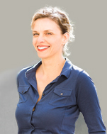 Kathrine Koschine, Logopädische Praxis in Dresden, behandelt Stimmstörungen mit Sanjo, aber auch Verspannungen im Nacken, in den Schultern und am Hals. Massage bei Muskelverspannungen, Muskelschmerzen, Verspannungen des Rückens, Rückenschmerzen, Nackenschmerzen, Schulterprobleme, Schultersteifheit, Nackenprobleme, Nackensteifheit, Hexenschuss, Skoliose, ISG-Blockierung, Hüftschermzen, Spannungskopfschmerz, Migräne, Beckenschiefstand, Schleudertrauma, Gelenkschmerzen, Verstauchung, Schwindel, Arthrose, Tinntitus, Wirbelfehlstellungen, Hexenschuss, Knieschmerzen, Ischias.